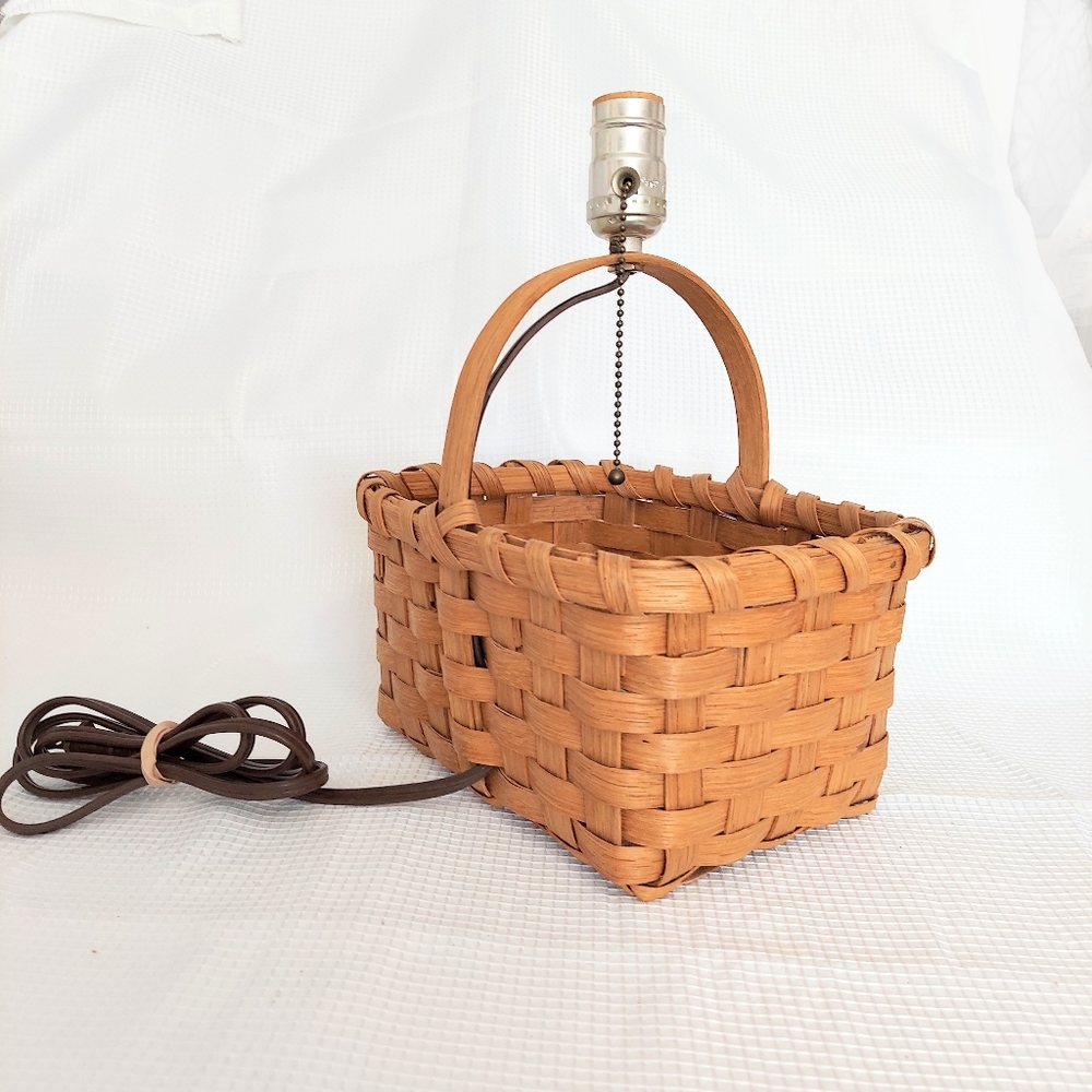 Woven Basket Lamp Pull Switch Electric Lighted Wicker Container Farmhouse Decor